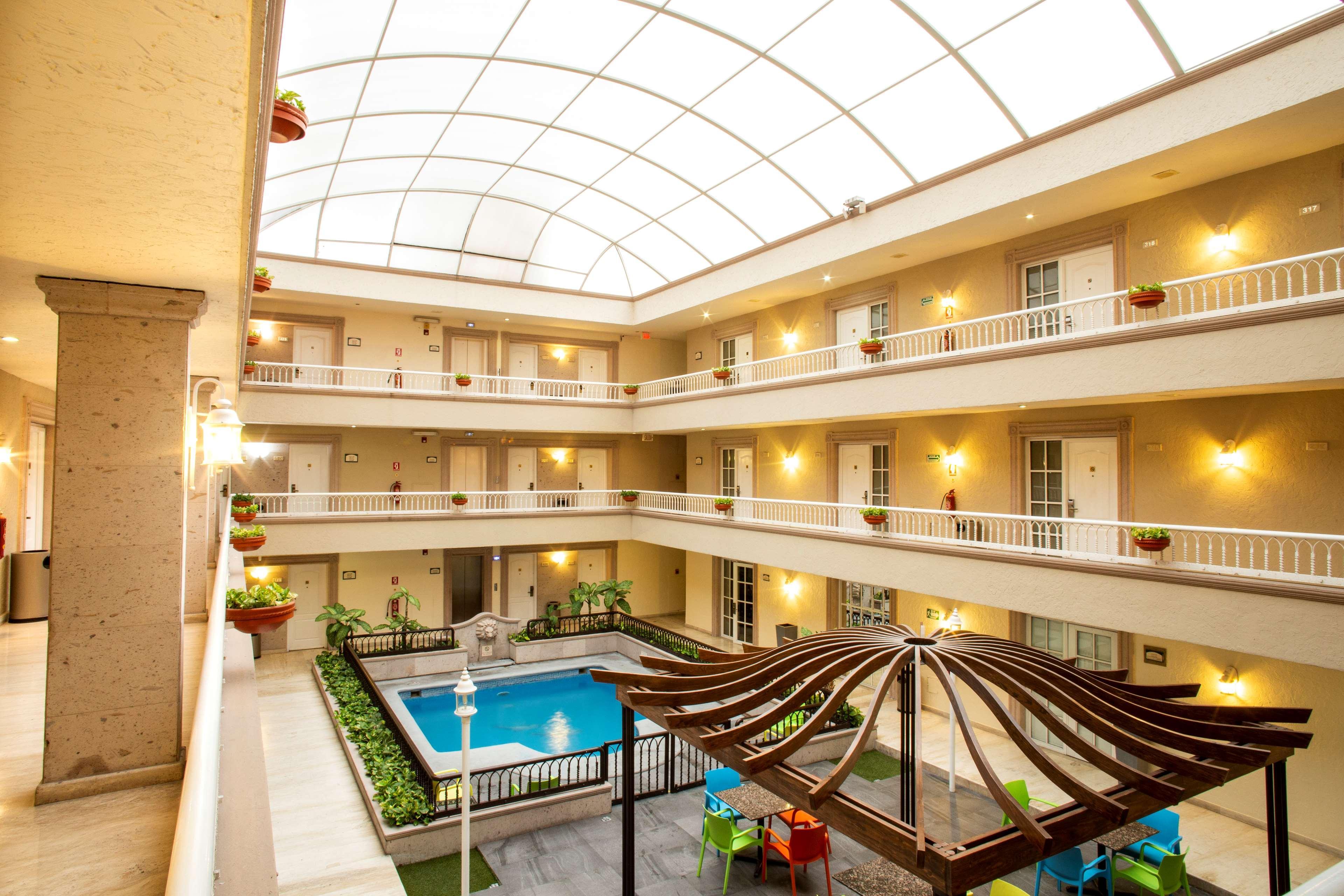 Best Western Plus Monterrey Colon Exteriér fotografie